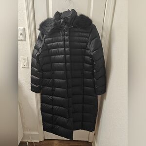 Women's Long Puffer Coat with Faux Fur Hood - Black